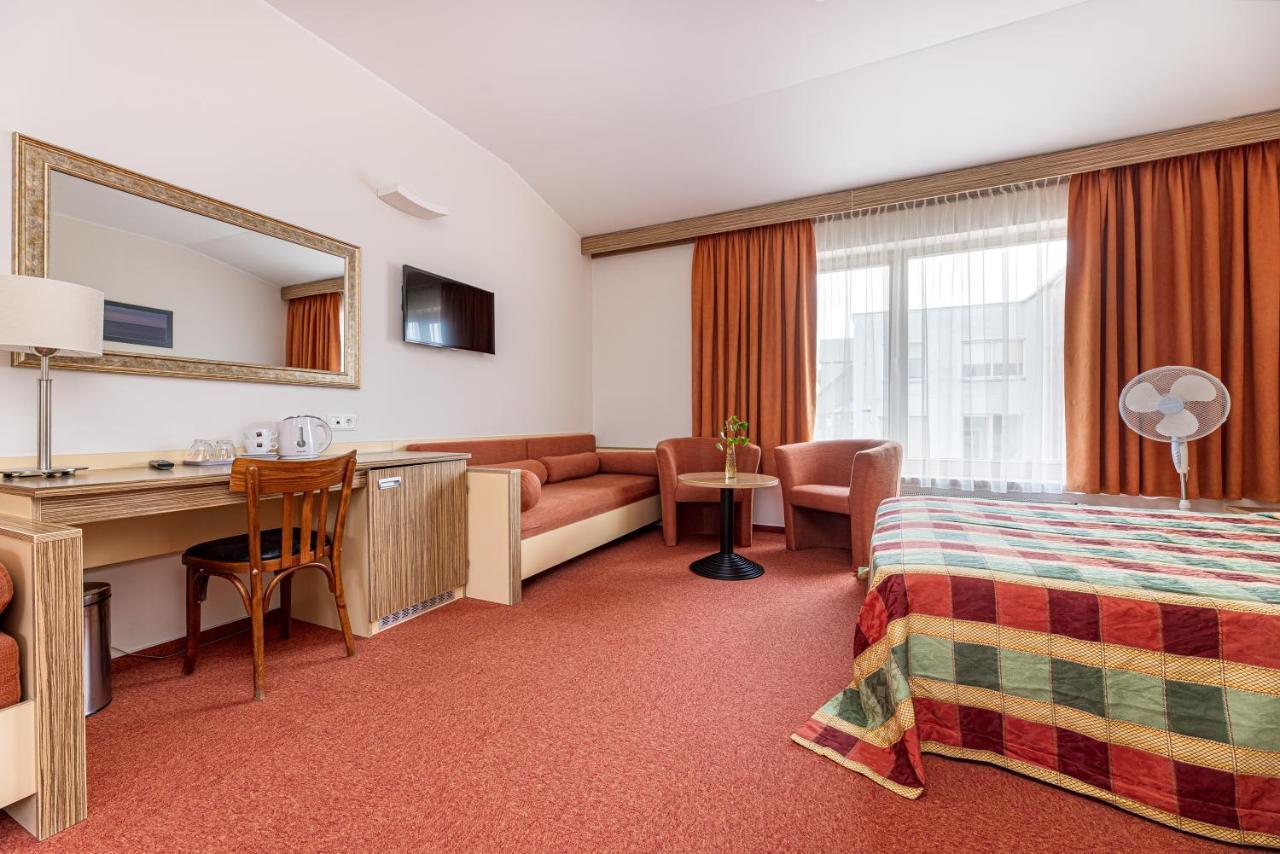 Info Hotel Palanga Eksteriør bilde