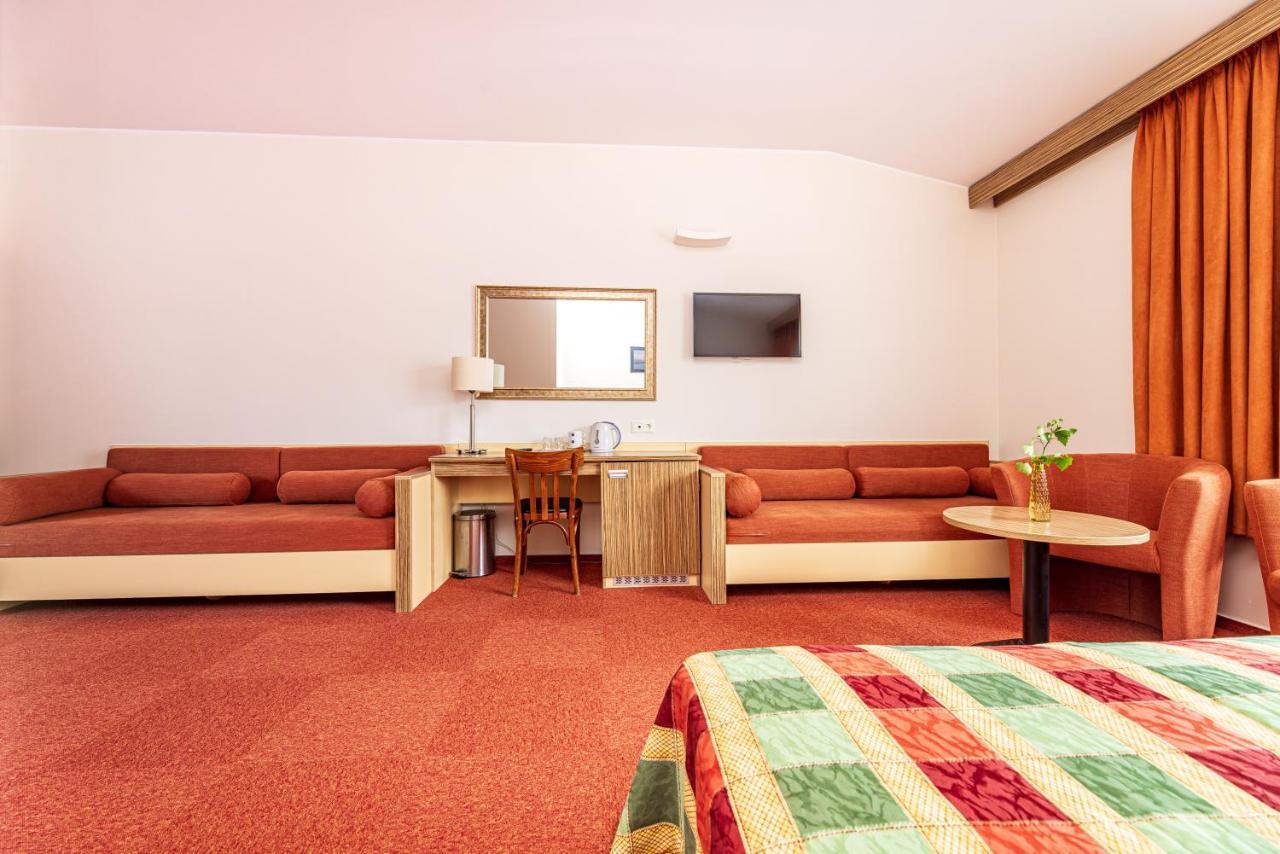 Info Hotel Palanga Eksteriør bilde