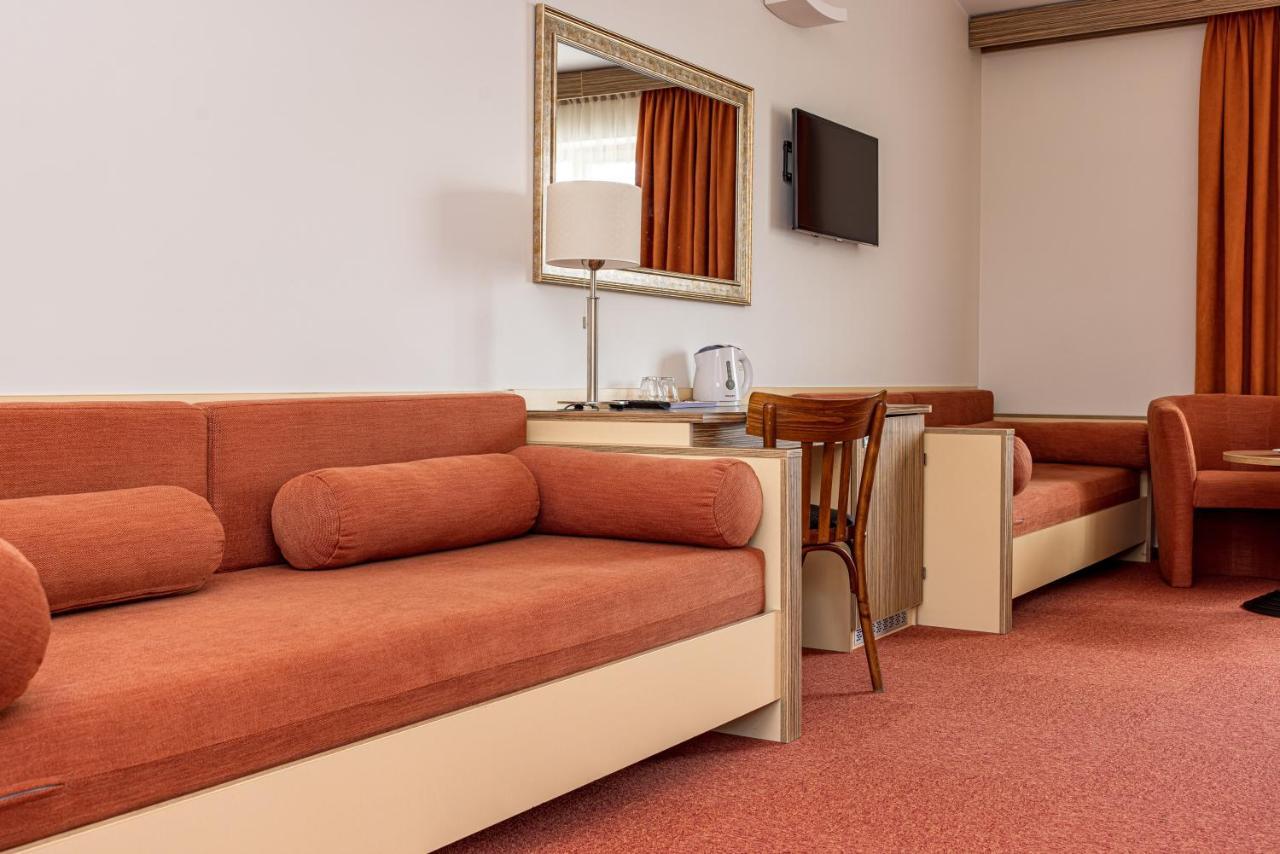 Info Hotel Palanga Eksteriør bilde
